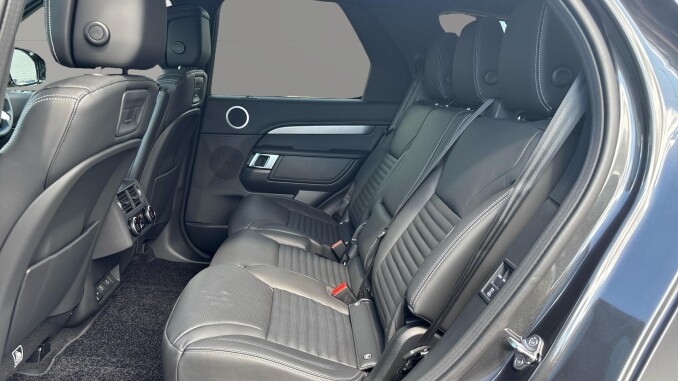 Land Rover Discovery 3.0 D350 Tempest 5dr Auto Diesel Station Wagon - Image 4